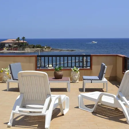 Apartment First Floor Lido House With Terrace For Exclusive Use *