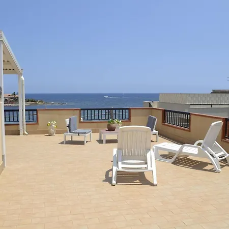 Апартаменты First Floor Lido House With Terrace For Exclusive Use Марцамеми