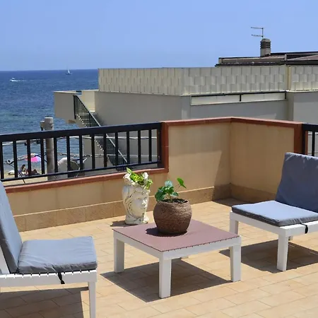 Apartment First Floor Lido House With Terrace For Exclusive Use *