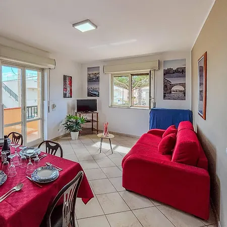 Апартаменты First Floor Lido House With Terrace For Exclusive Use *