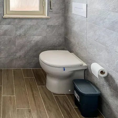 First Floor Lido House With Terrace For Exclusive Use Apartment