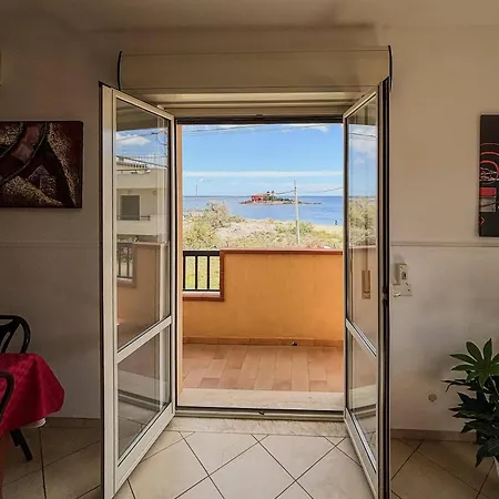 Апартаменты First Floor Lido House With Terrace For Exclusive Use Марцамеми