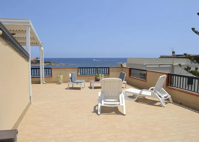 Lejlighed First Floor Lido House With Terrace For Exclusive Use Marzamemi