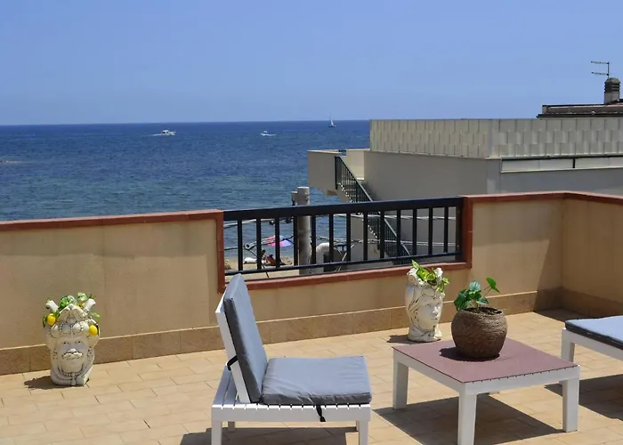 First Floor Lido House With Terrace For Exclusive Use Marzamemi